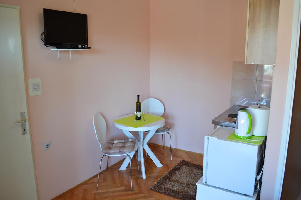 Apartment And Rooms Toka Задар Стая снимка