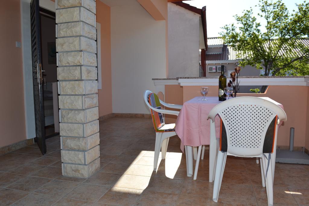 Apartment And Rooms Toka Задар Стая снимка