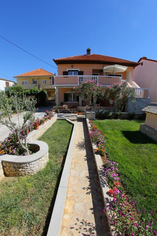 Apartment And Rooms Toka Задар Стая снимка