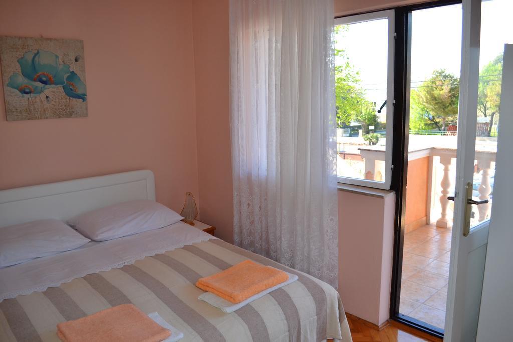 Apartment And Rooms Toka Задар Стая снимка