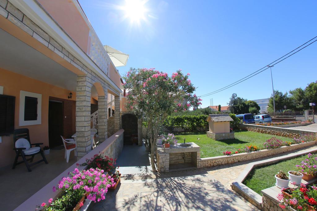 Apartment And Rooms Toka Задар Стая снимка